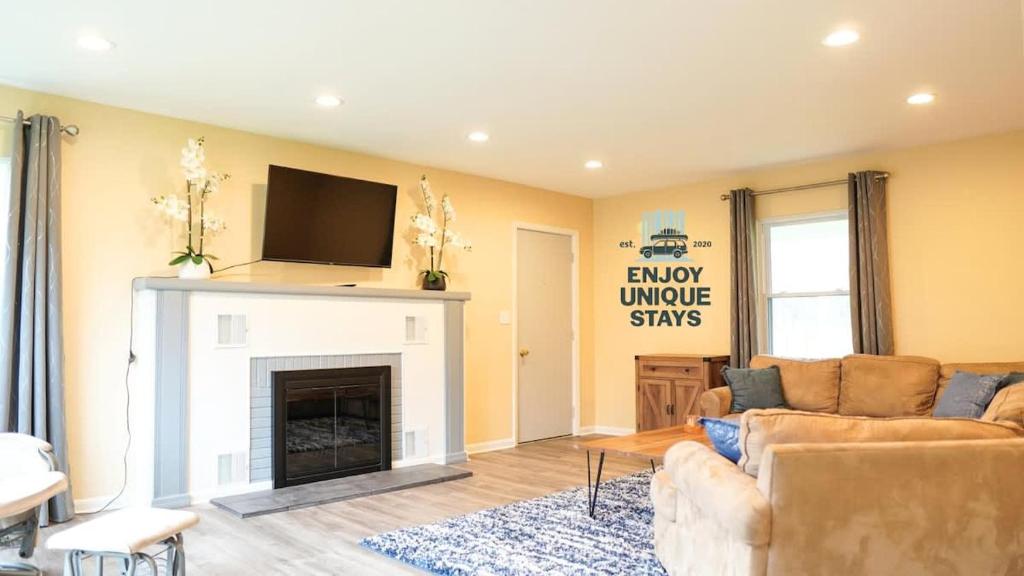 Fisher's Fancy l Near the river & in house games, Berrien Springs