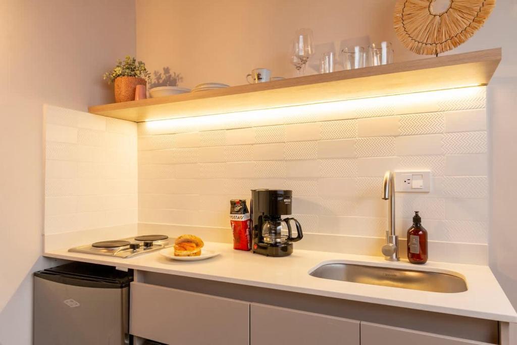Modern Cozy Apt - Laureles -AC - Fast WiFi - 3