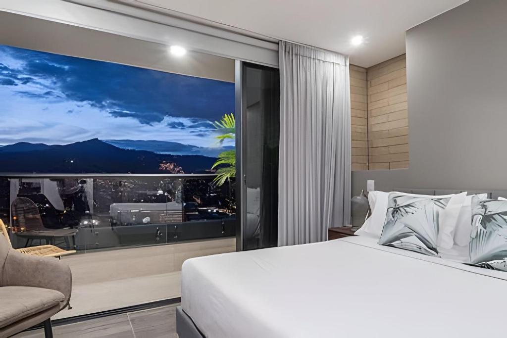 Class 48 2301 - City Lights/Chic loft/Priv balcony - 2