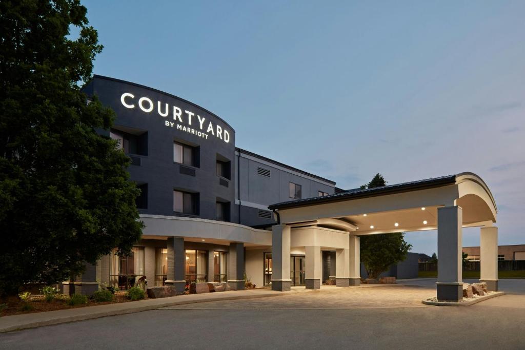 Courtyard by Marriott Hamilton, Hamilton