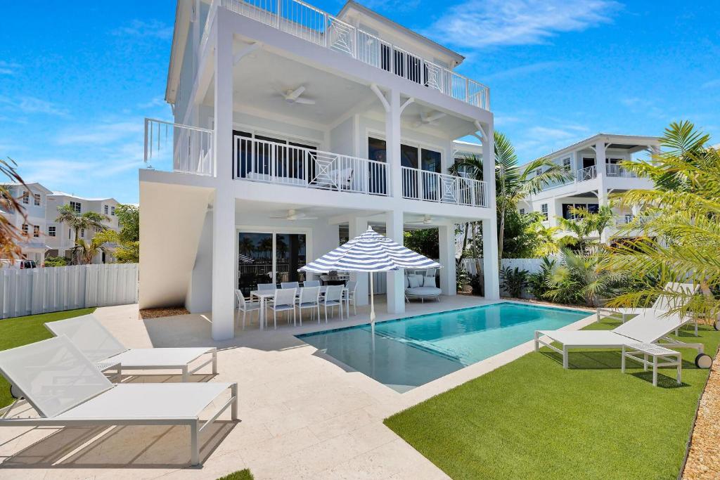 Seven Sunsets, Marathon