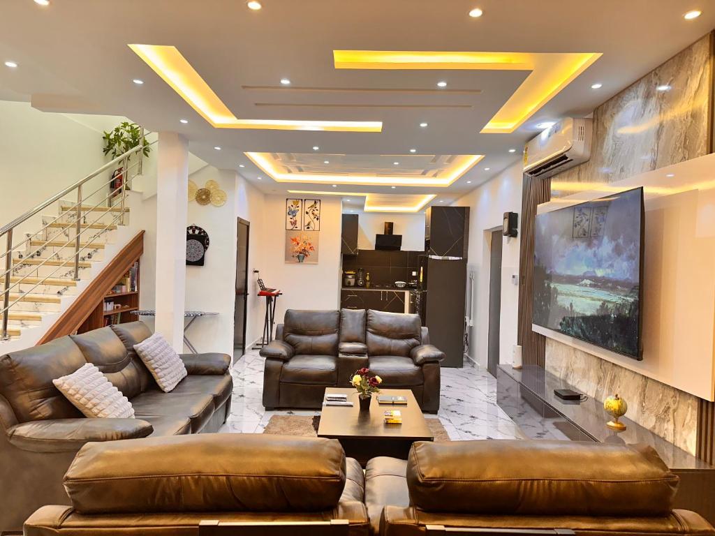 Harridee Lodge, Ashalebotwe