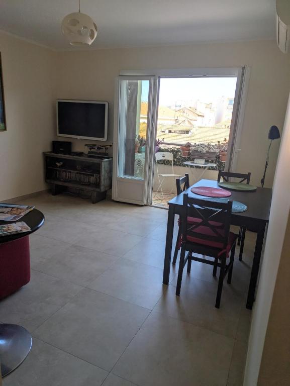 Charming 2-room apartment in Cannes - 2