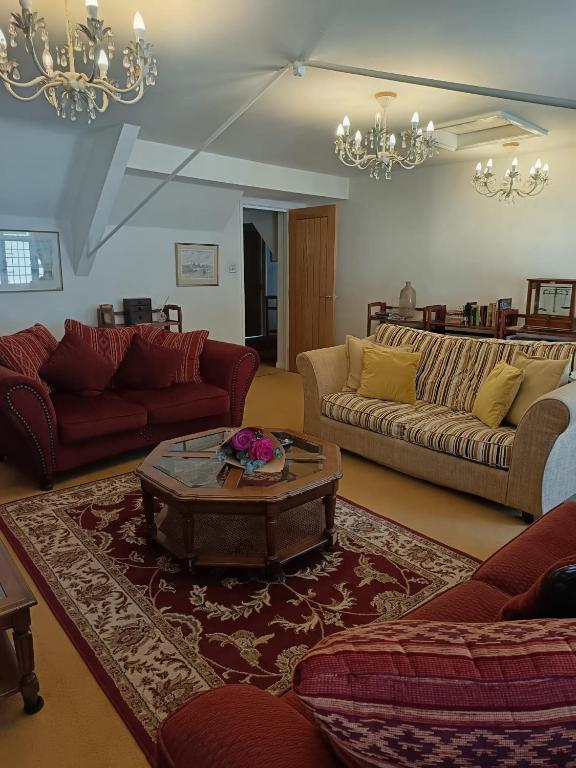 Chandeliers 6, Shrewsbury