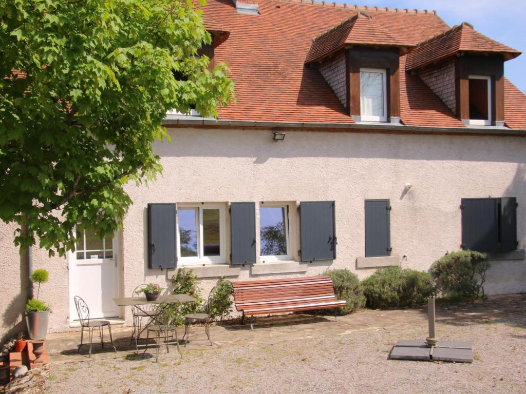 Gîte cosy avec terrasse et WiFi - 2 ch, 4 pers à Besson - FR-1-489-355, Besson