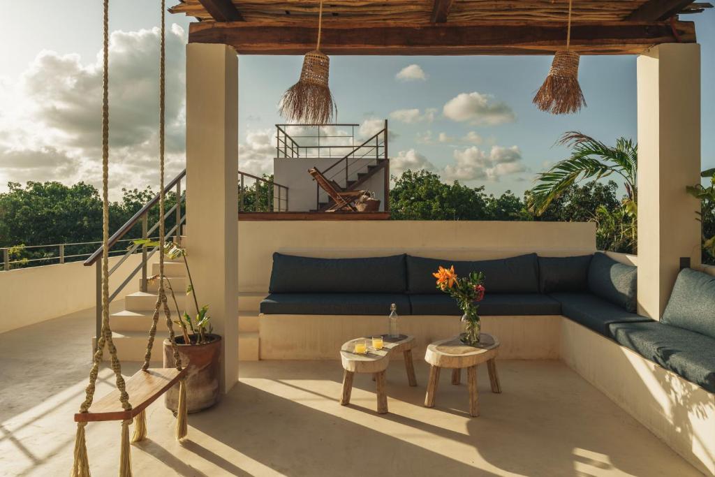 Jungle Retreat, Sleeps 10 Comfortably, Rooftop Pool - 3