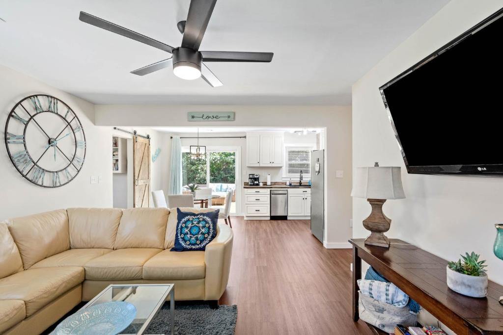 Cottage Under the Magnolia Trees, Beaufort