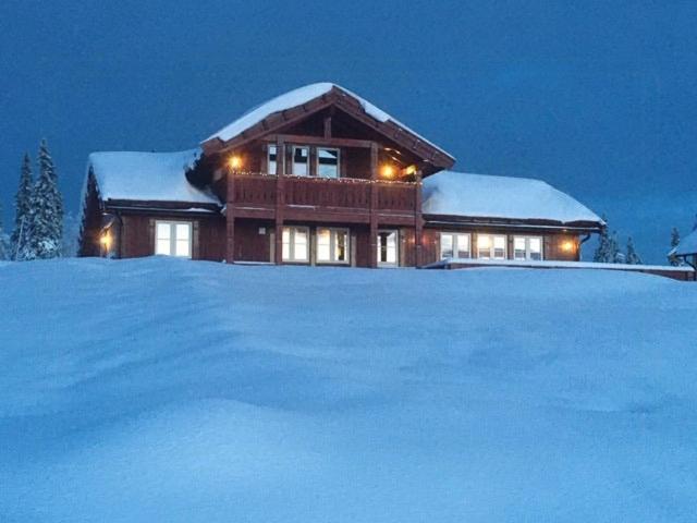 Modern Cabin With Views In Lygna, Jaren