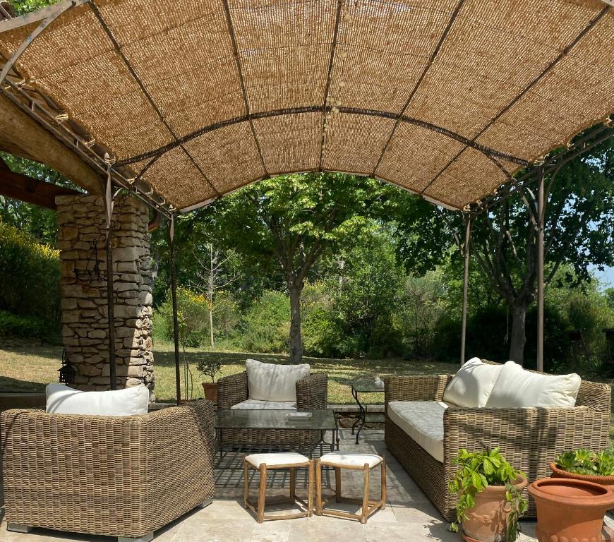 Provencal Villa With Panoramic Views In Luberon, Apt