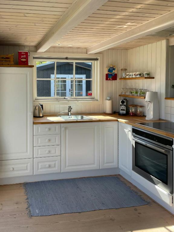 Beach House With Spa In Bratten, Jerup