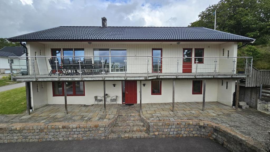 Large house with sauna, playground and close to the beach in Svanesund, Svanesund