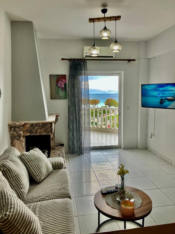 Seasmiles2, Paralía Akrátas