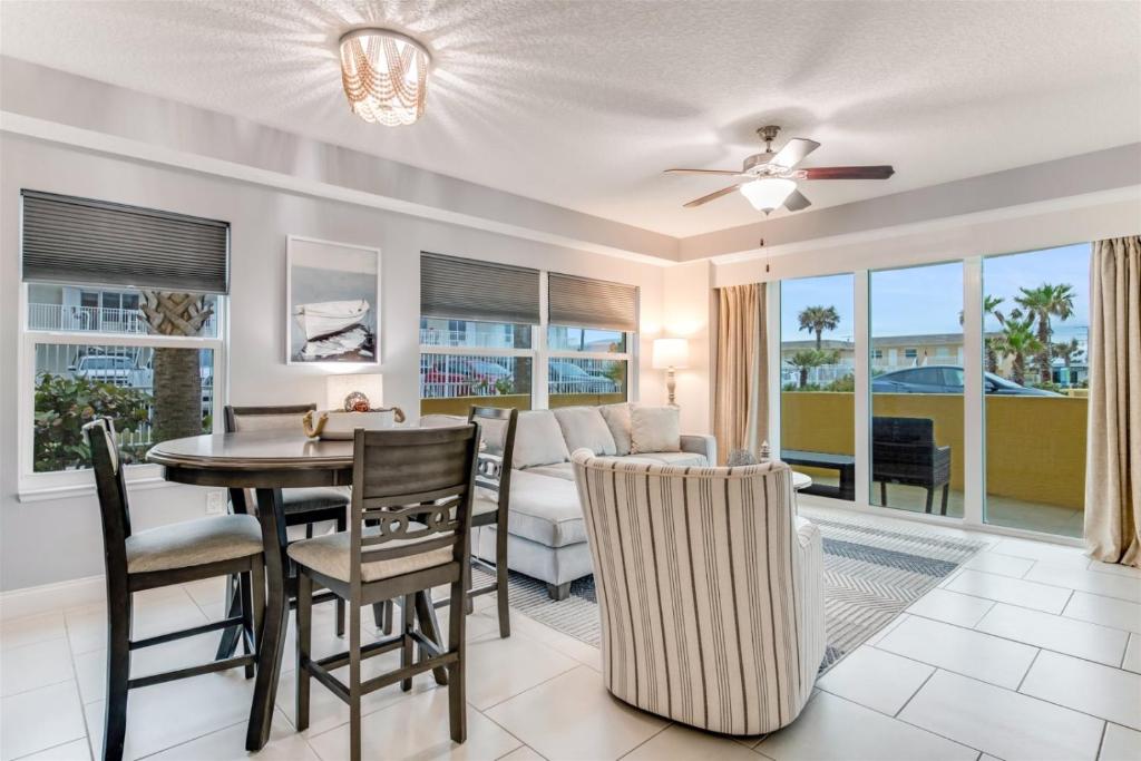 Unit 107 Aruba - 3 Bedroom Ocean View, Daytona Beach