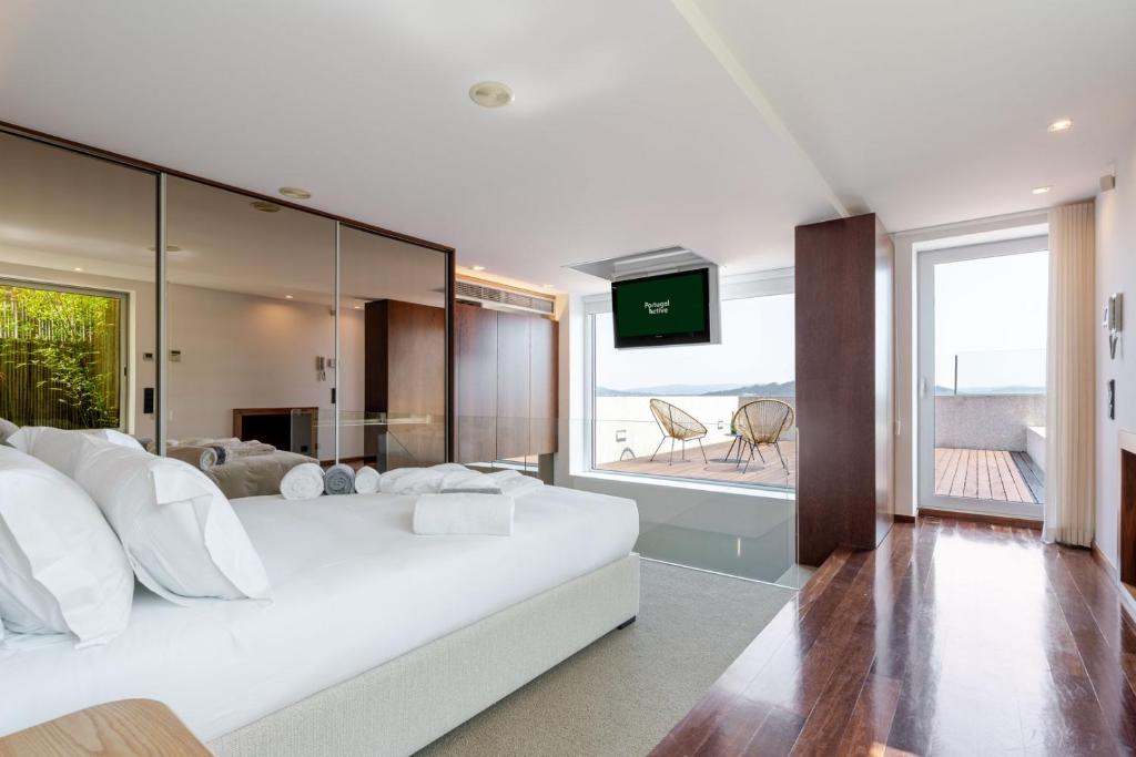 Skyline Retreat with pool by Portugal Active, Viana do Castelo