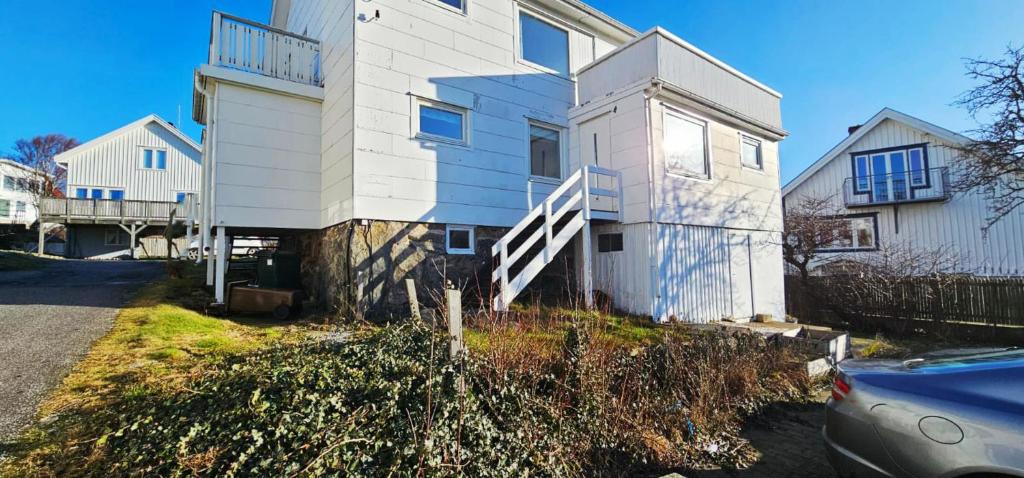 Large House with Two Apartments in Central Skarhamn, Skärhamn