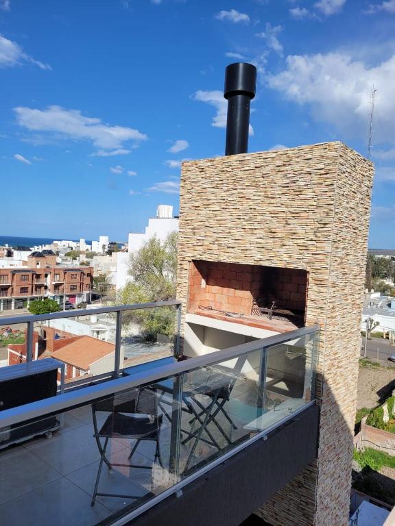 Amplio y moderno monoambiente con lindas vistas en excelente ubicación - 1