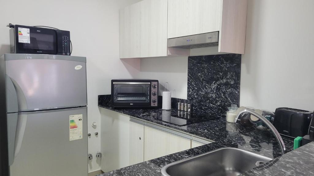 Amplio y moderno monoambiente con lindas vistas en excelente ubicación - 5