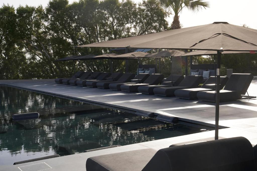 スイミングプール