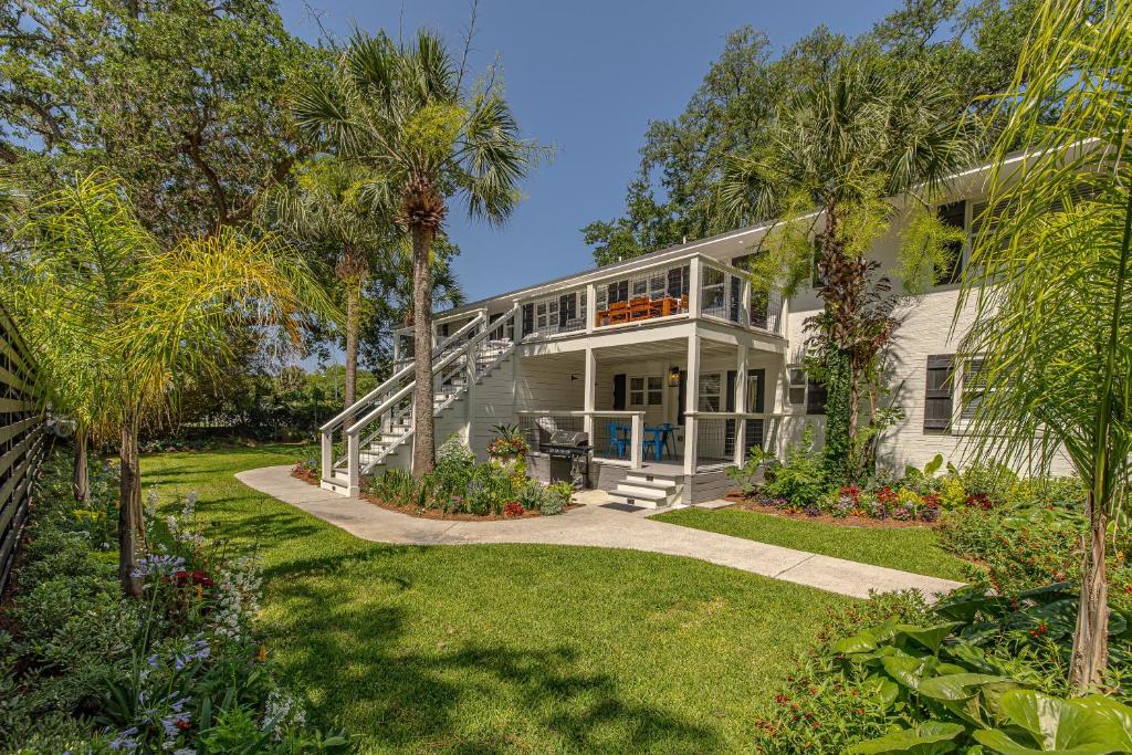 588 Demere-3, Ostrov Saint Simons