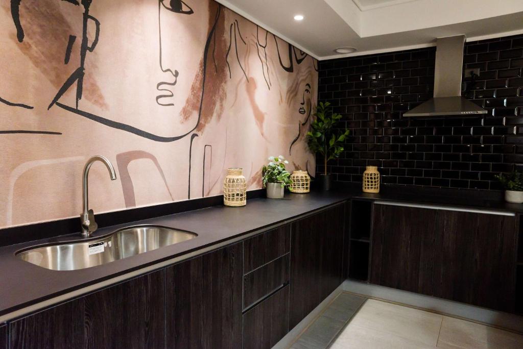 Experience Santiago 1B 1B in Style - 2