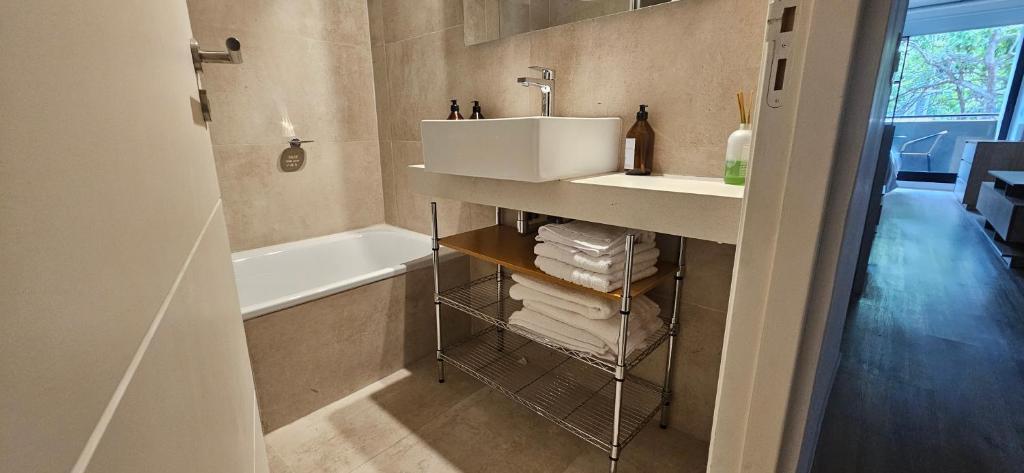 Excelente Studio en Nuñez con Cochera y Seguridad! - 3