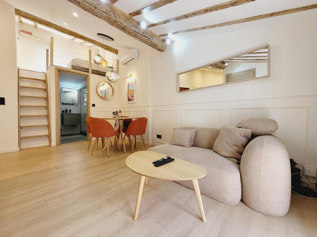 Le Nid de Revennes - séjour cosy dans la vieille ville d'Antibes - 1
