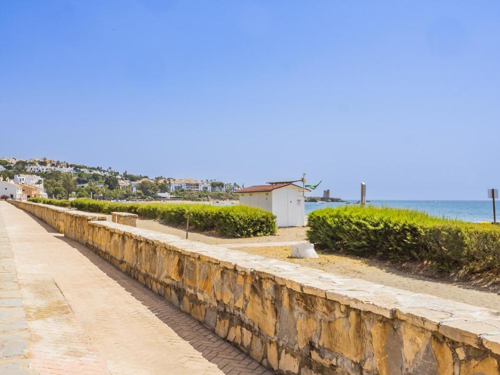 Cubo's Beachfront Marina de Casares House - 5