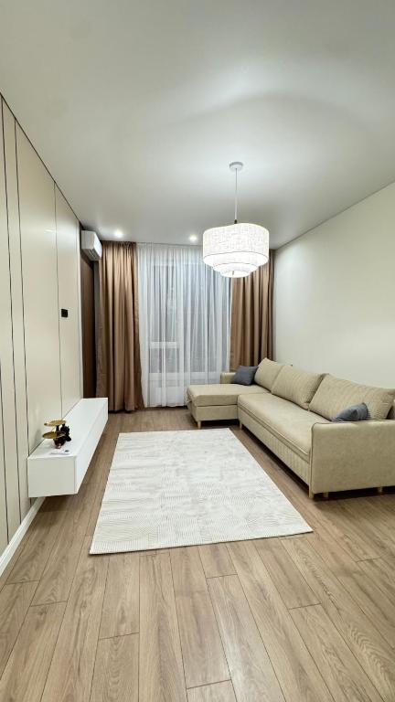 Район Меги, 4YOU, Estet, Almaty