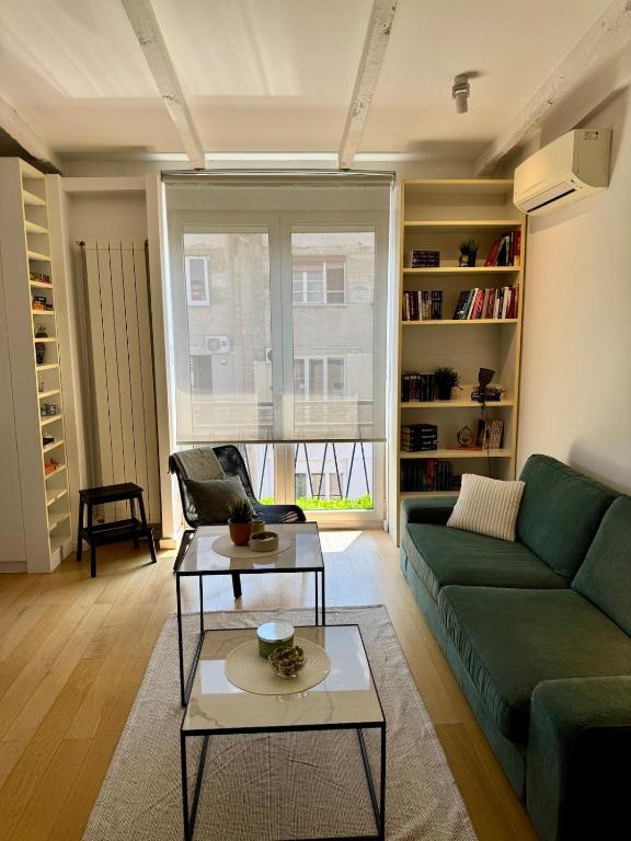 Aleks Modern Flat - Central - 2