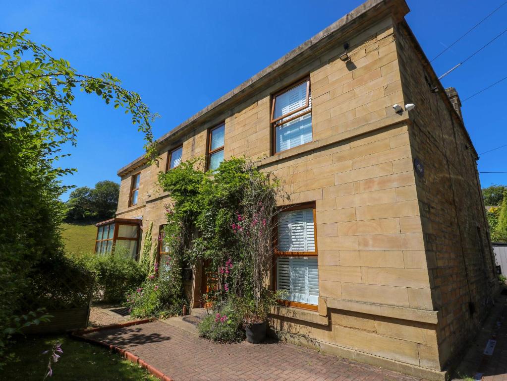 The Old Post Office - Pet Friendly Group Stays in Holmfirth, Holmfirth