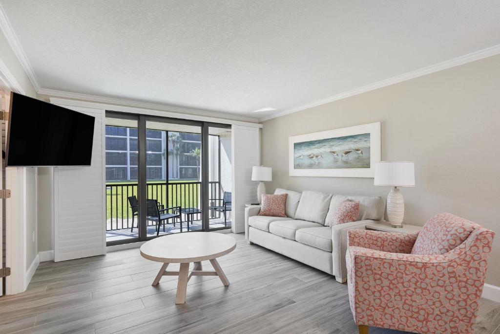 Sundial F106 - Renovated Ground Floor Residence at Sundial Sanibel, Sanibel