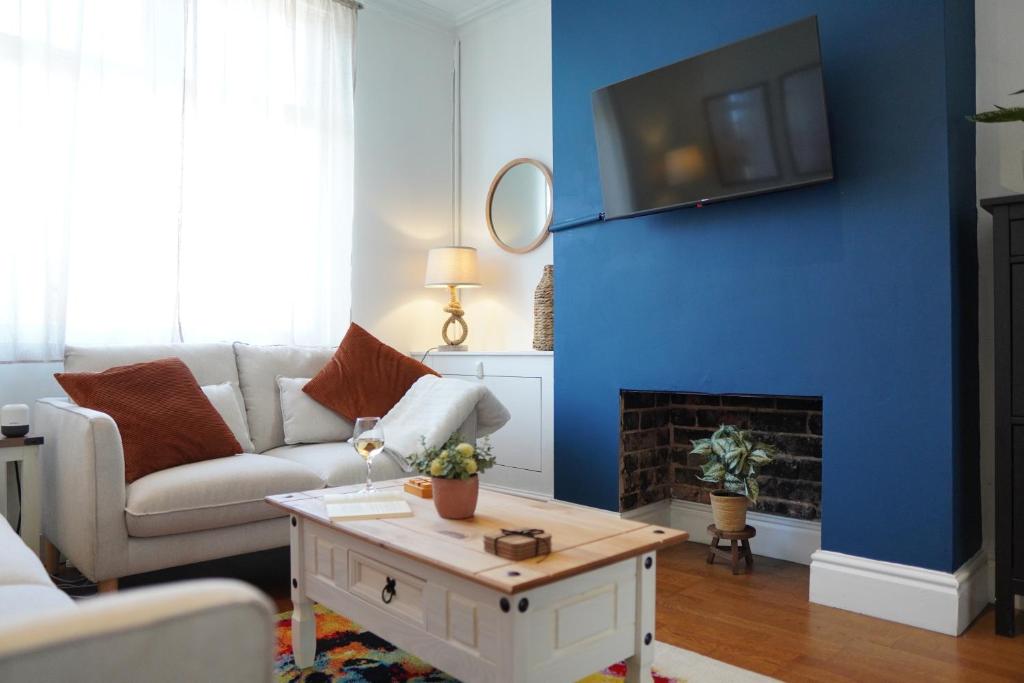 The Blue Chester, Chester