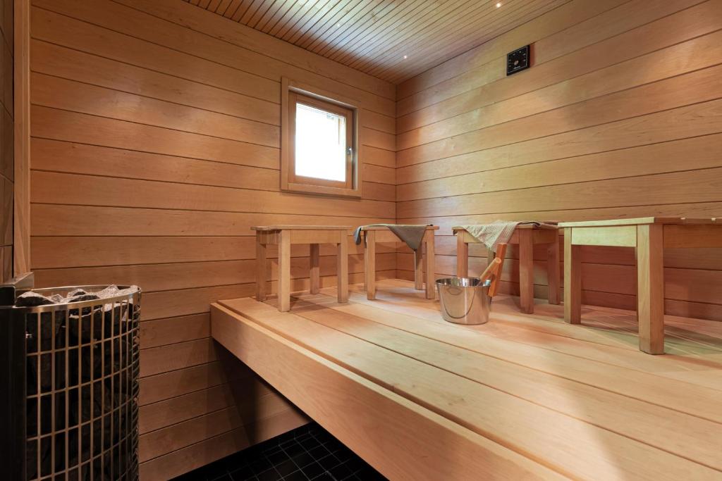 Come in! "Pirkkala" Spacious city Family Villa near Lake & Airport 5