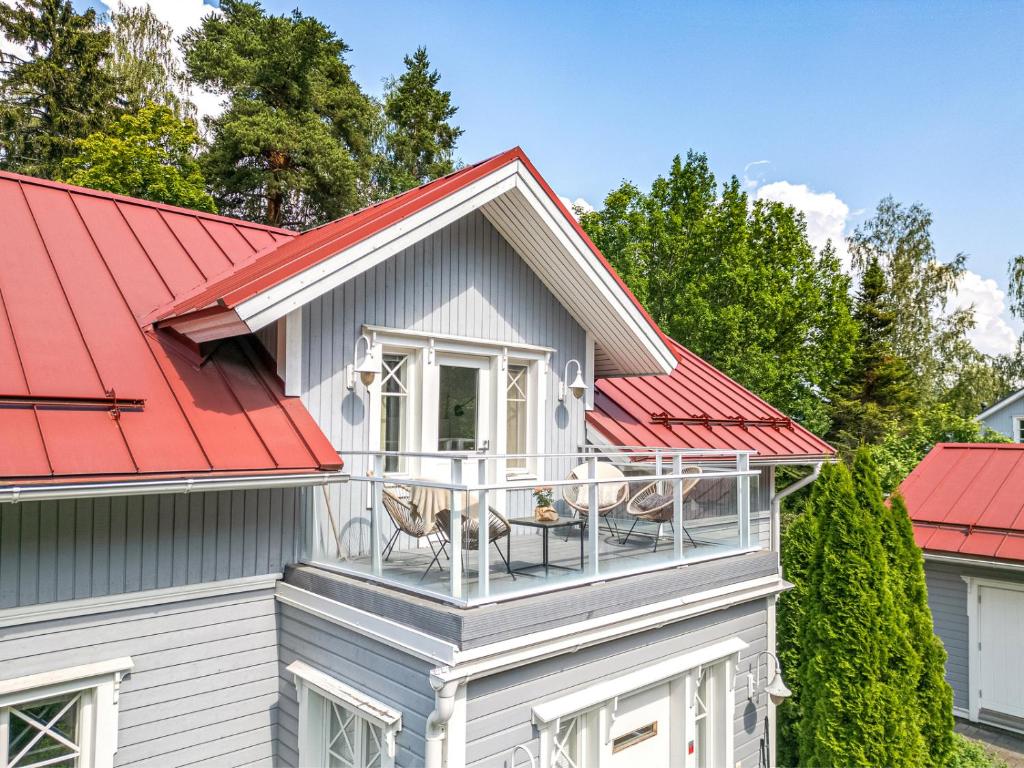 Come in! "Pirkkala" Spacious city Family Villa near Lake & Airport 4