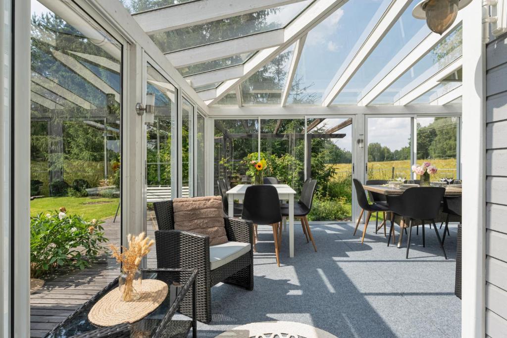 Come in! "Pirkkala" Spacious city Family Villa near Lake & Airport 3