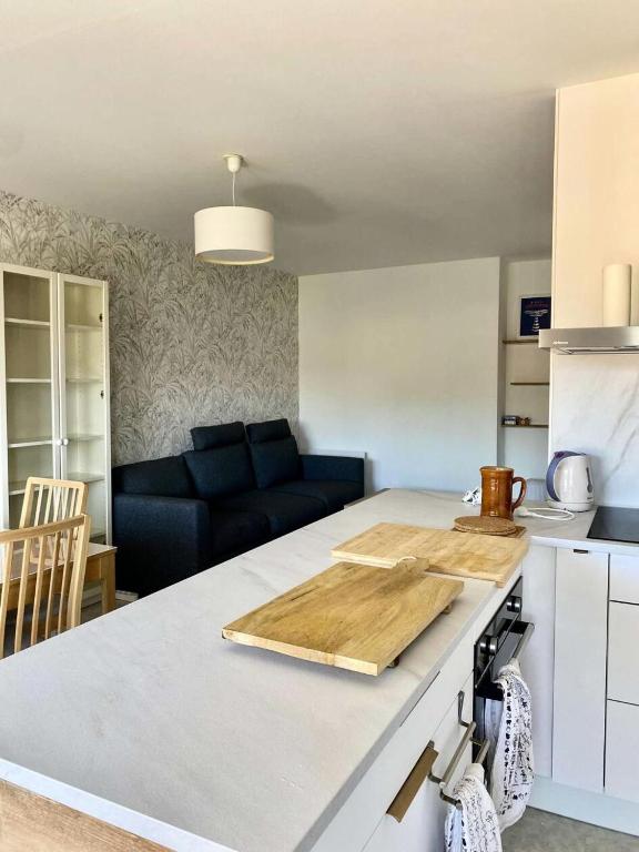 Résidence Les Oyats - T3 rénové 55m², balcon sud & parking – Centre-ville MAE-9734 - 3