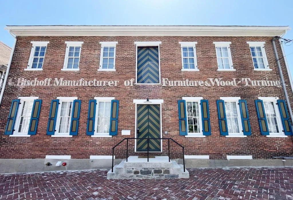 Bischoff Inn - Former 1870 Furniture Factory Now 5 Room Boutique Hotel, hotel in Tamaqua