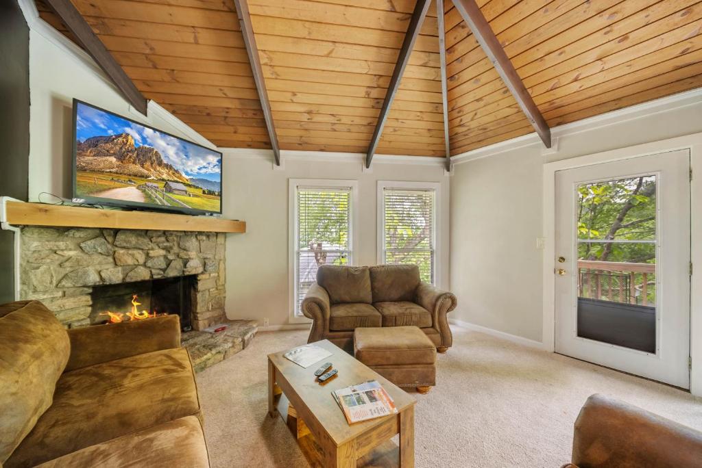 Treehouse on Beech, Beech Mountain