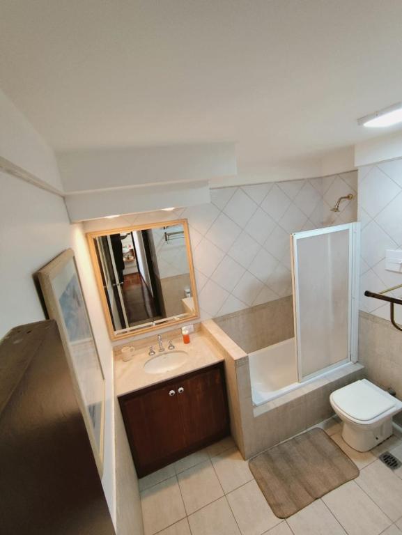 Amplio depto 4 ambientes en el centro de la ciudad - 4