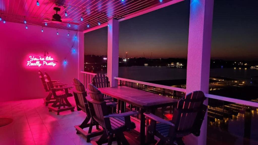 Wow Where Dreams become Reality New Luxury Unit, Osage Beach