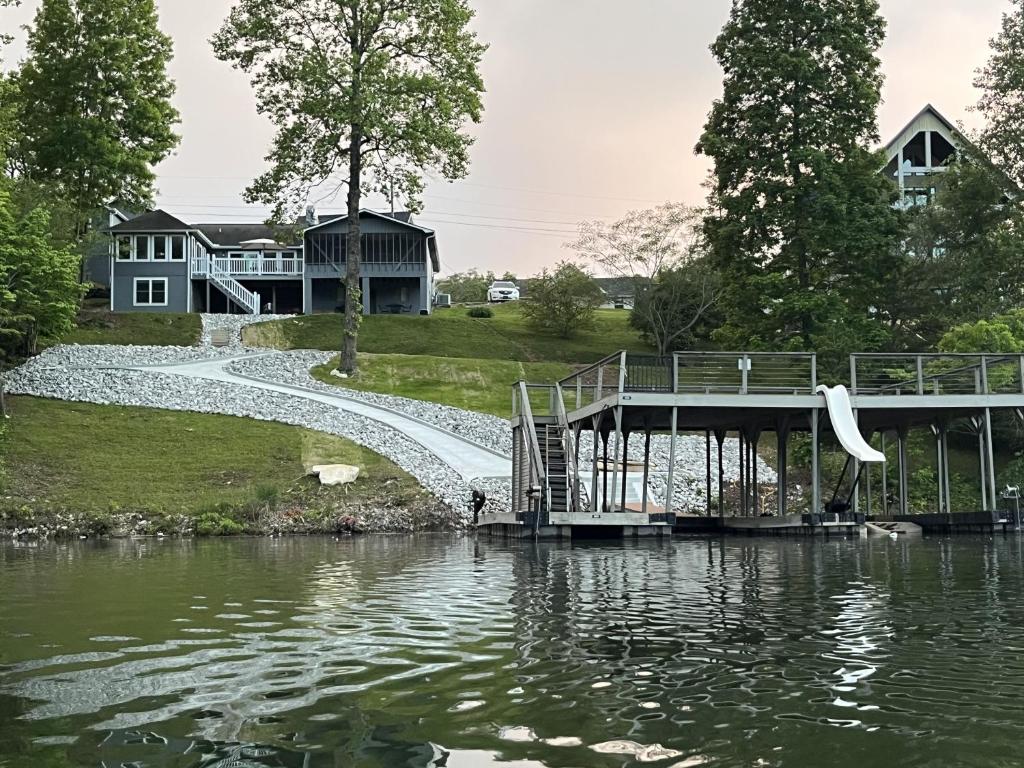 Earned Oasis, Caryville