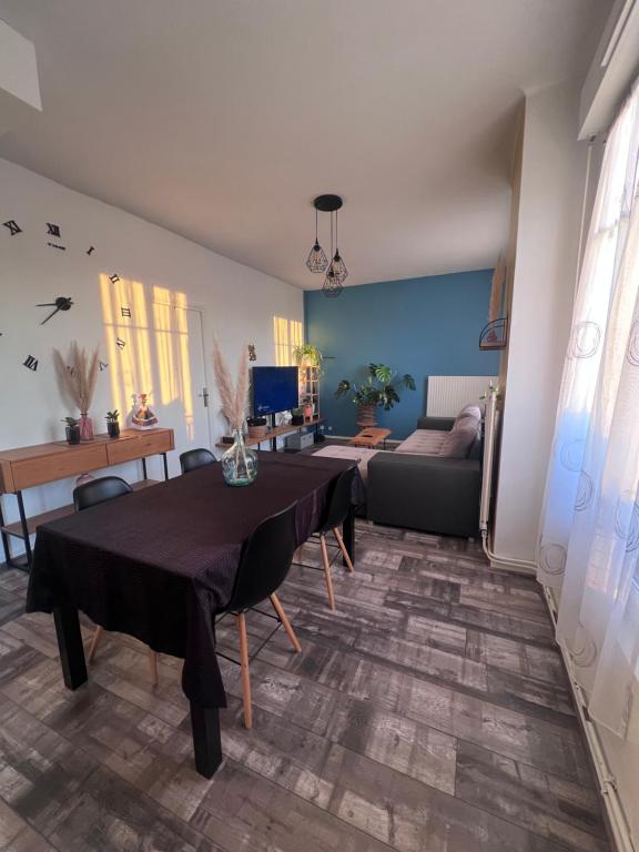 Chambre avec espaces communs-proche du circuit des 24h - 2
