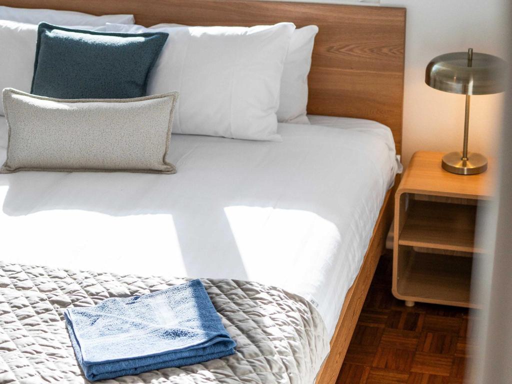 Prickly Pear Stays in Mayfield West, Minmi