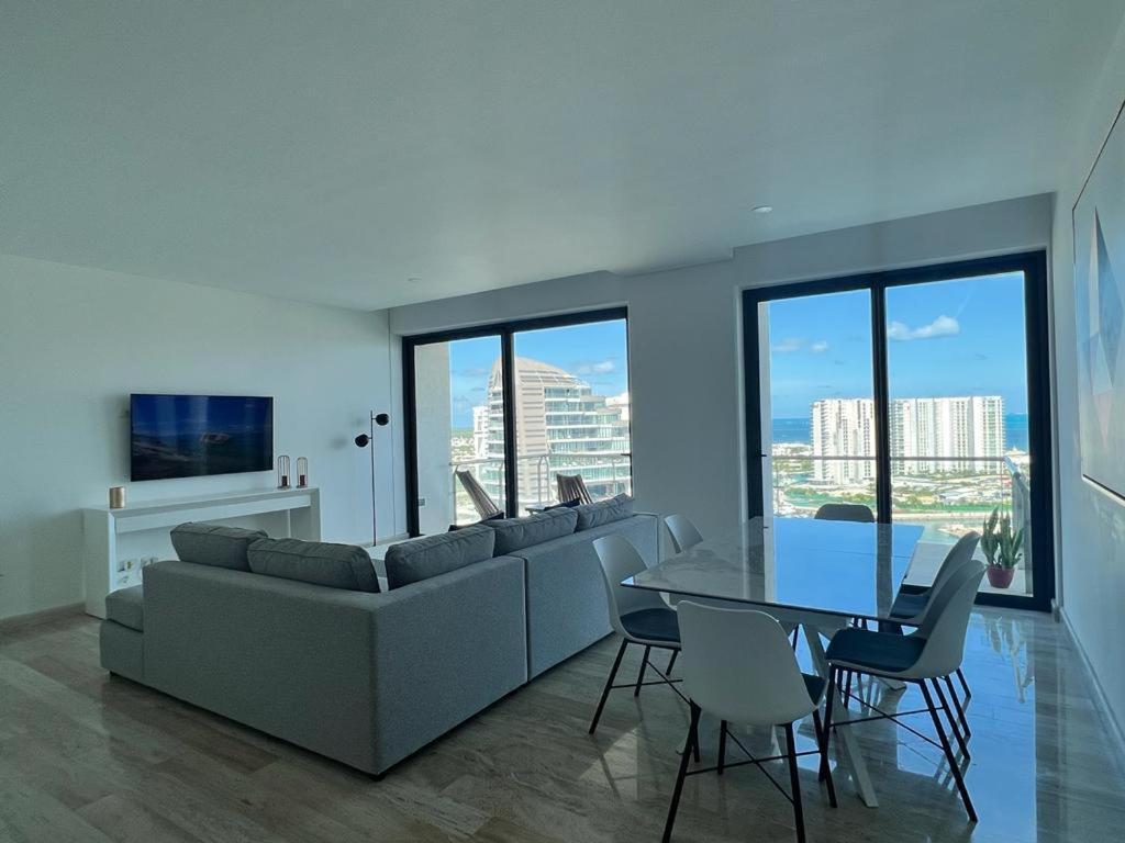 Top floor, amazing sea view in Puerto Cancun - 4