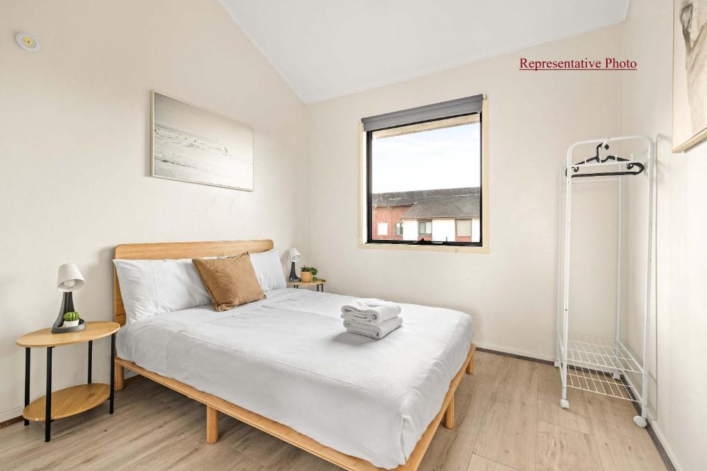 Tranquil Double Room - Walk to Train & Cabramatta Eats - Shared Bathroom, Cabramatta