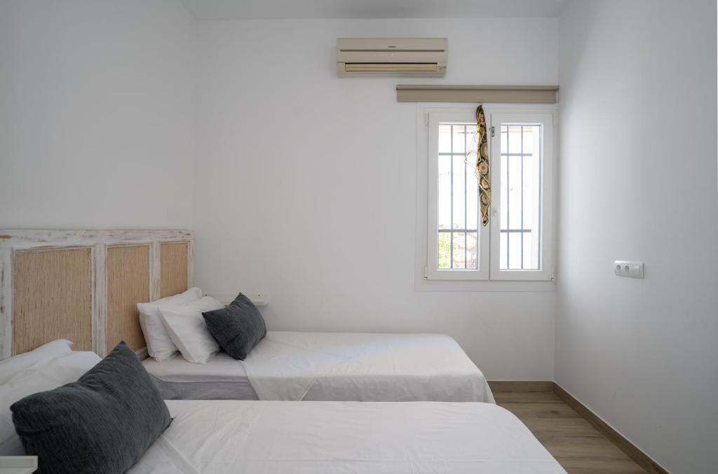 Charming Malaga Retreat, Main House plus Cozy Casita - 5