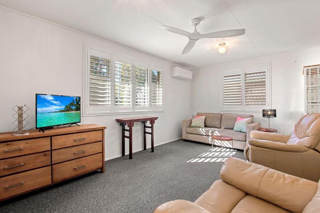 Gothic Pde 16, Currimundi, Kawana Waters