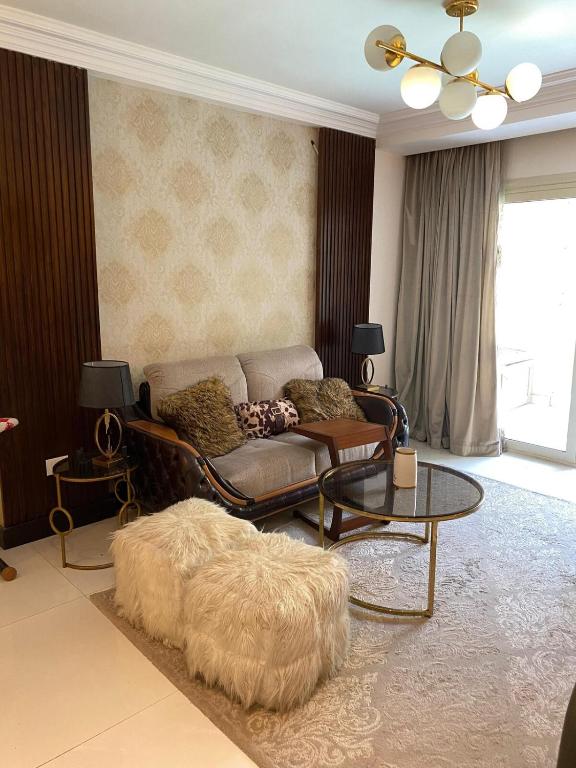 Elegant ground flat in Compound, Káhira