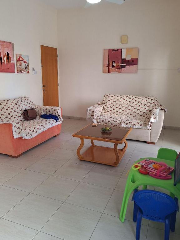 ισόγειο διαμέρισμα με αυλή στην περιοχή Κάππαρη κατάλληλο για οικογενεια, Paralimni