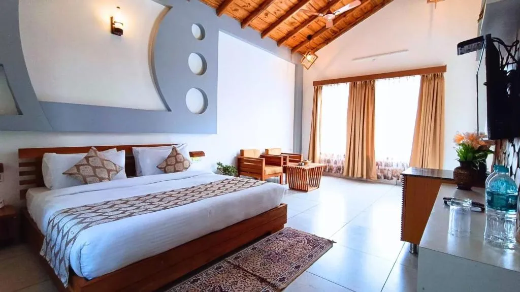 RK Jungle Resort Jim Corbett # A Beautiful Resort with all facilities # Swimming Pool # Parking # Top Rated Property，位于兰纳加的酒店